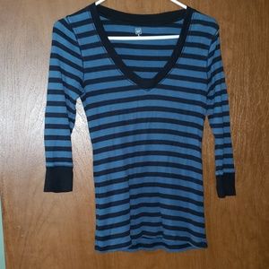 Three quarter sleeve top